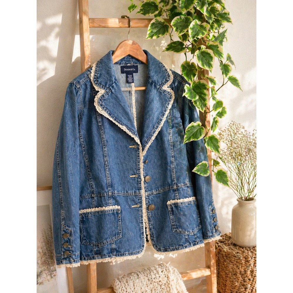 *Vintage* 
Denim & Co. Lace Trim Denim Blazer Jacket Medium Wash Cotton Medium